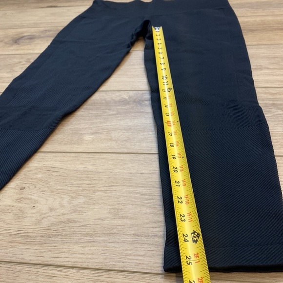 Spanx | Look At Me Now | Seamless Shaping Leggings - Picture 12 of 12